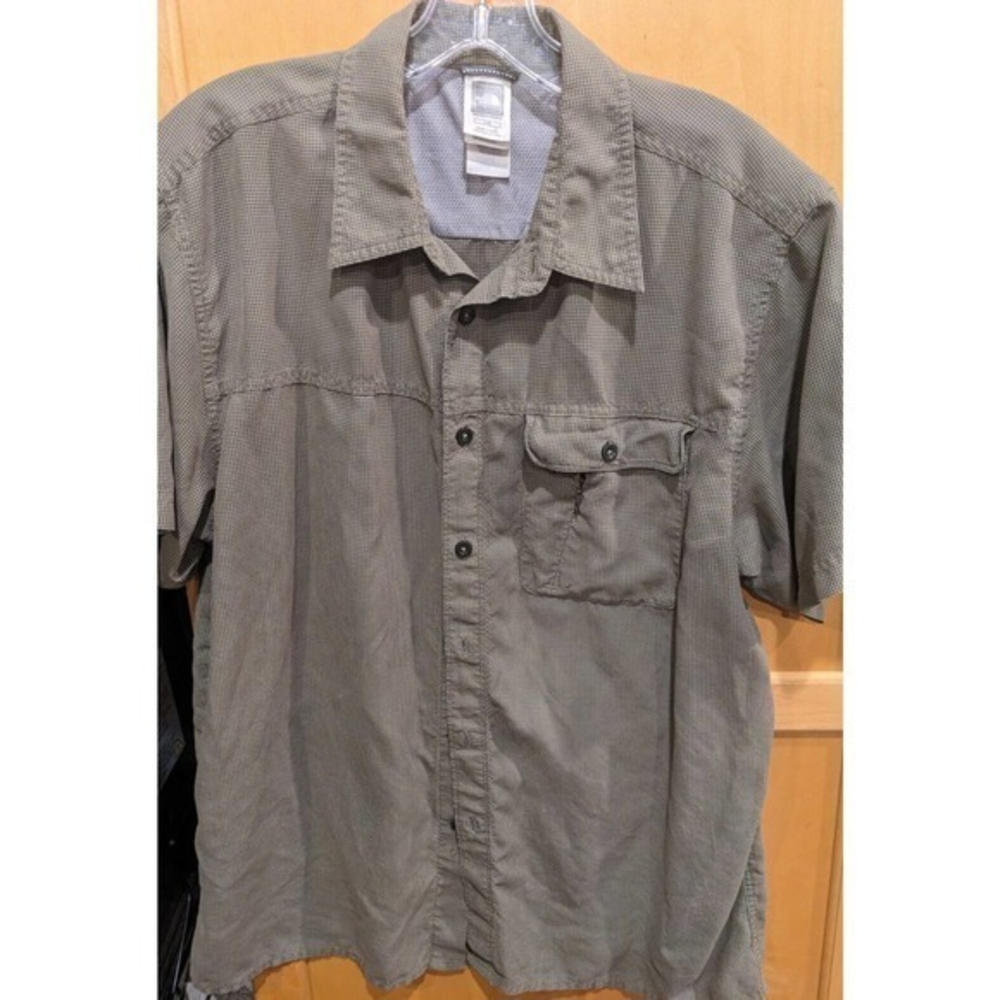The North Face Short Sleeve Button down Shirt Mens Size Large Plaid Green Hiking